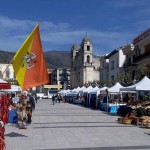 La magica atmosfera natalizia tornerà a Zafferana Etnea con i tradizionali Mercatini di Natale —— 29 novembre 2015, a Zafferana Etnea, la 1^ edizione della Festa degli Artigiani image-32161