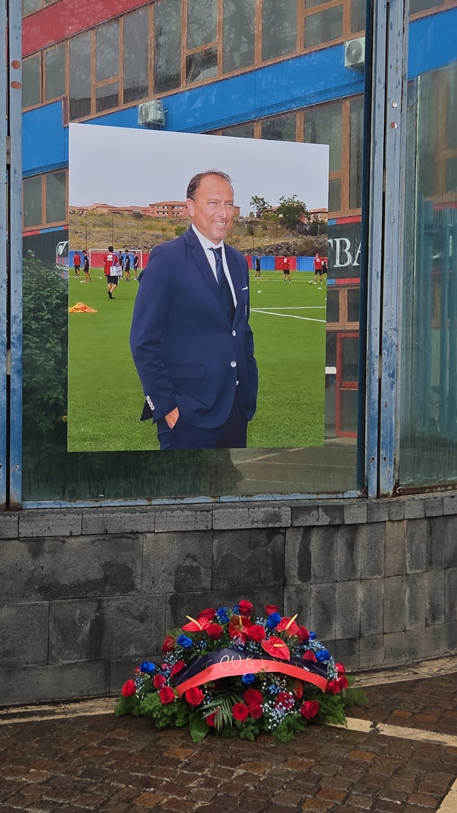 Orazio Russo “torna” al Cibali per l’ultimo saluto image-44592